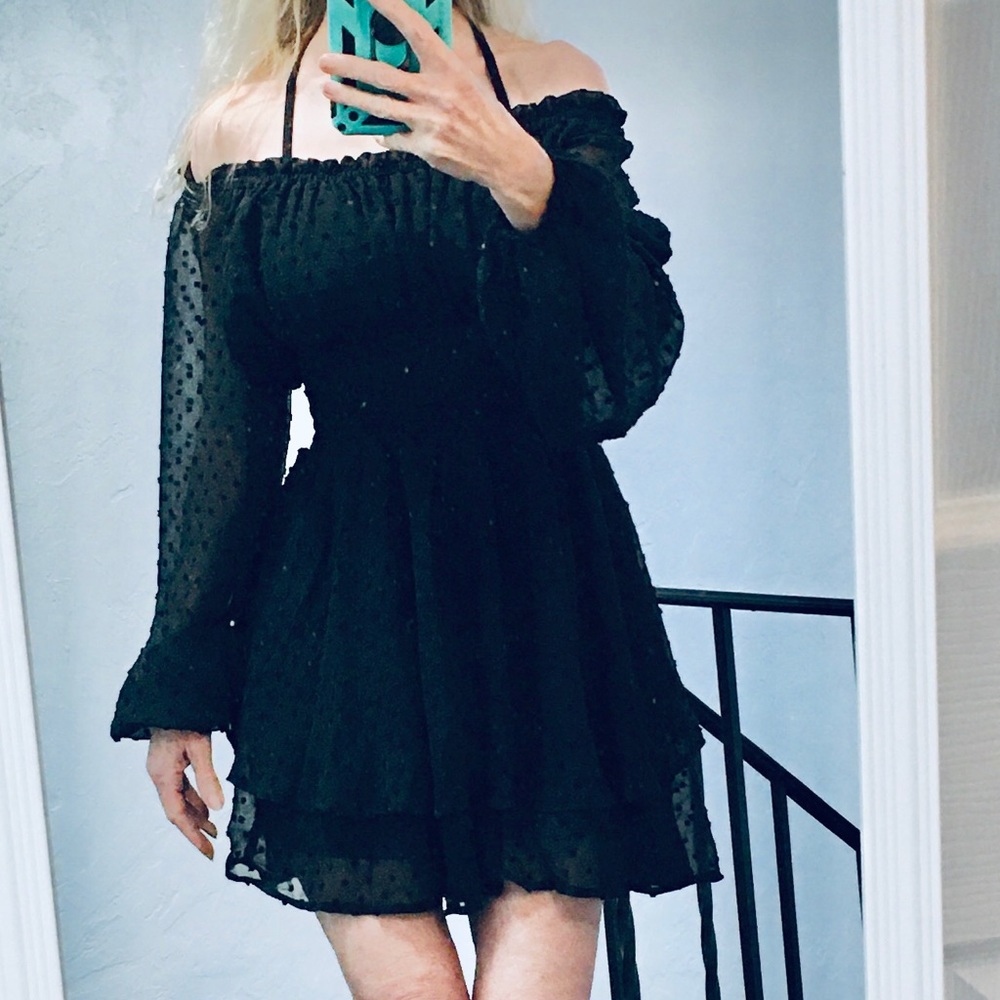 🖤Black Swiss dot long sleeve romper that looks like a minidress- S